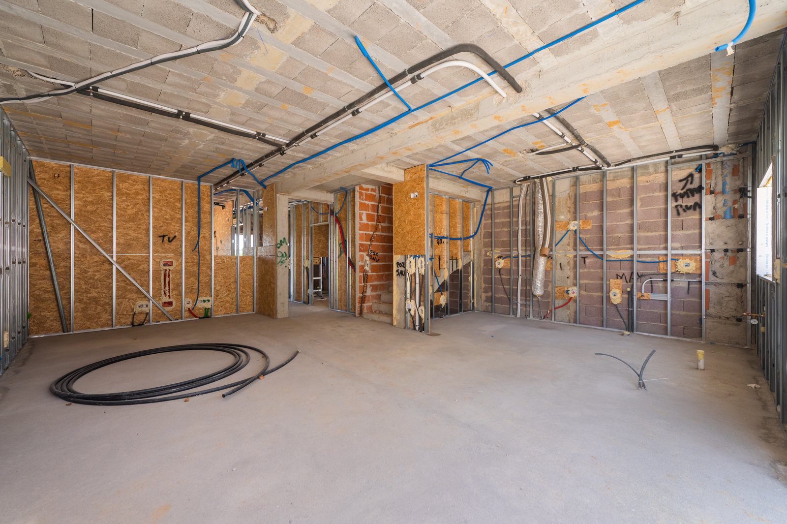 Sala e cozinha em open space em obra